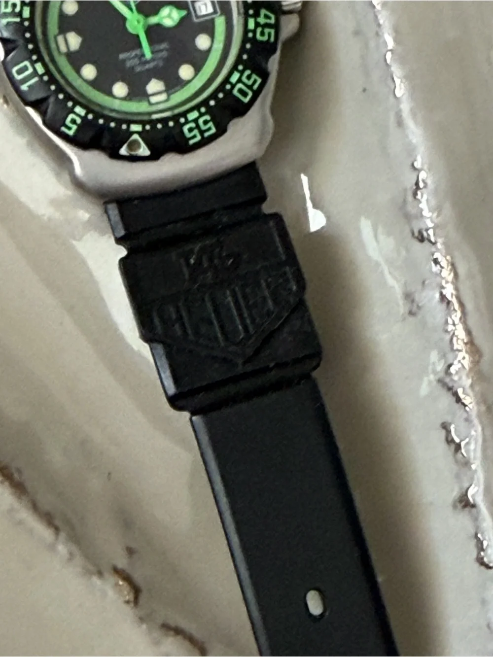 TAG Heuer Professional 200M Quartz Formula 1  375.508